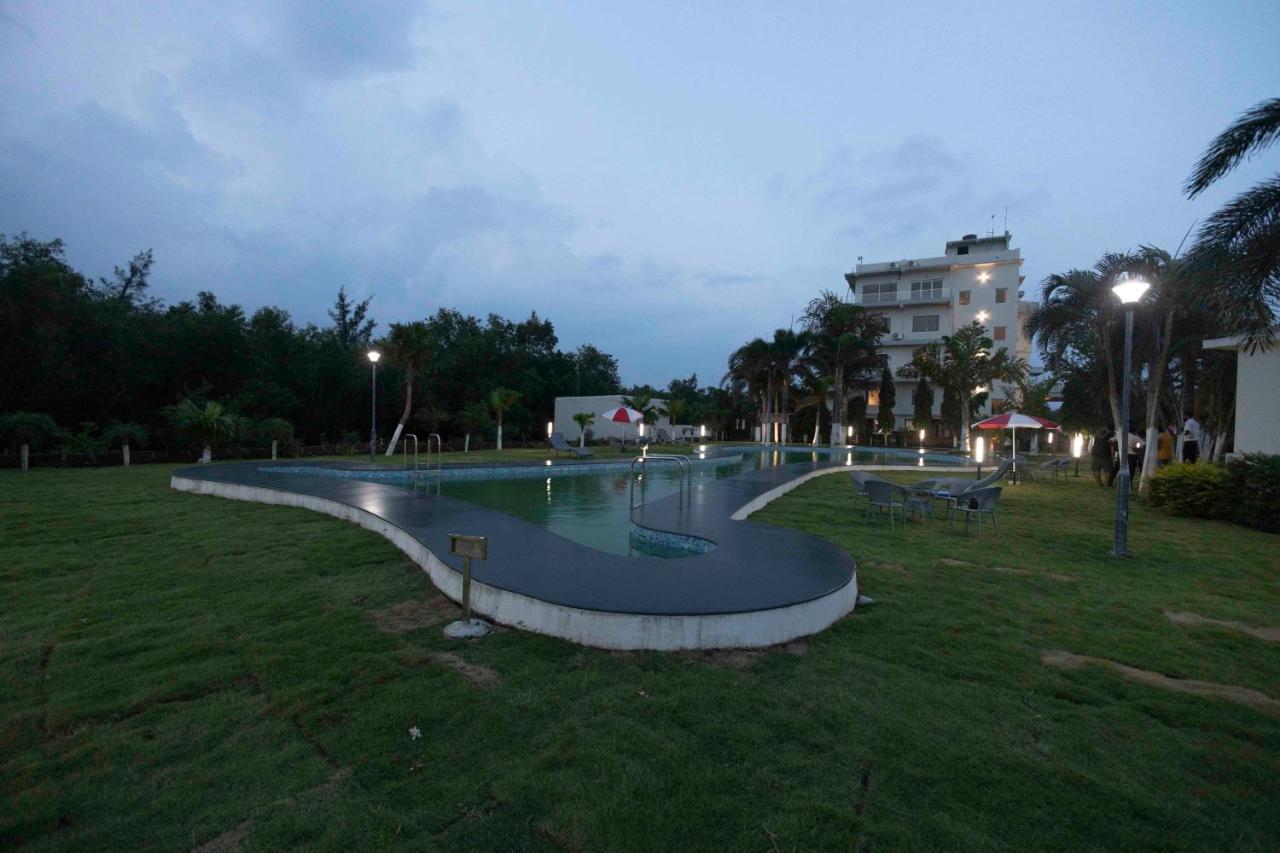 Samudra Resorts And Spa Puri Exterior foto